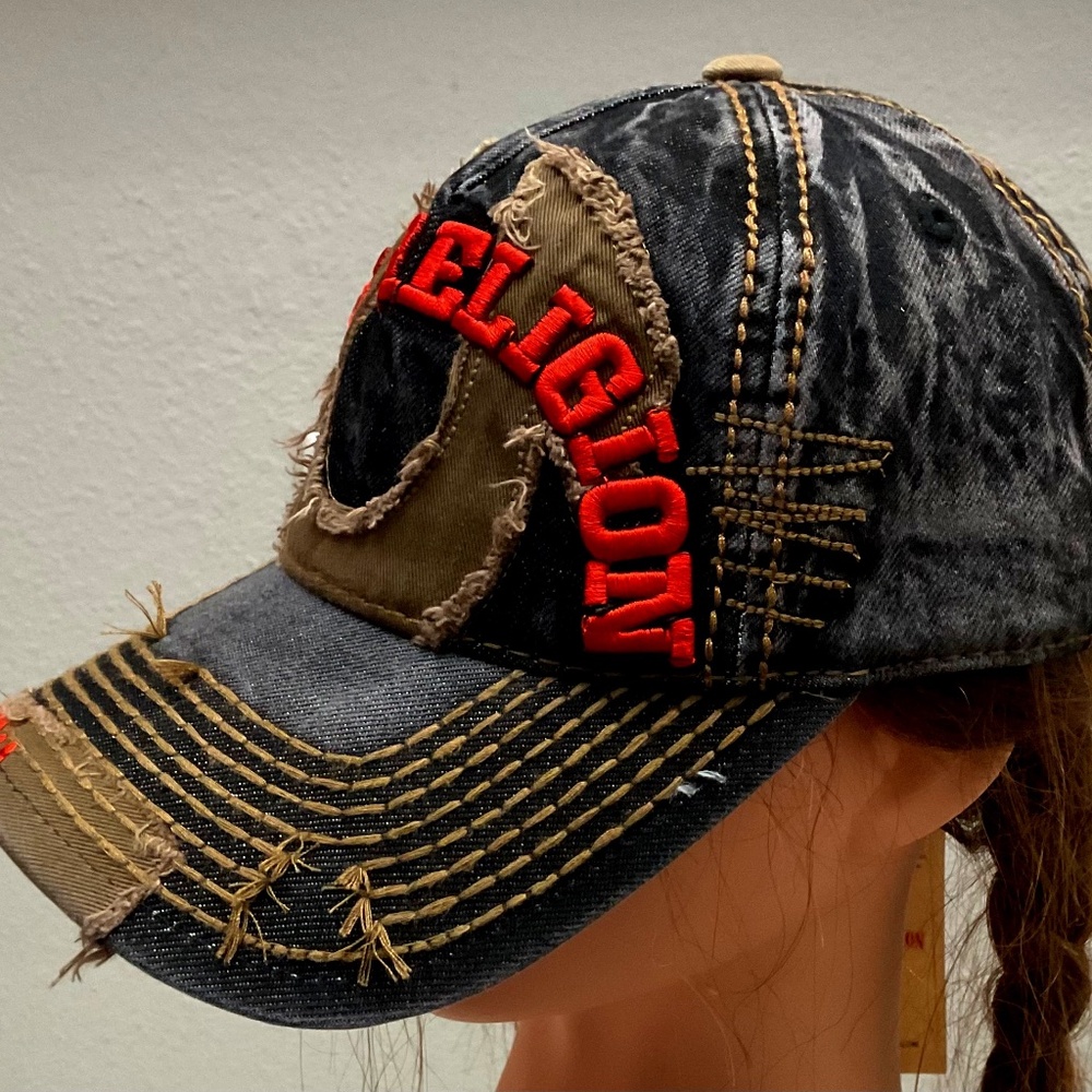 TRUE RELIGION DISTRESSED CAP